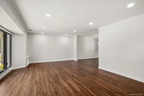 75 Melanie Lane Syosset NY 11791