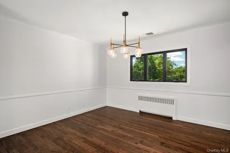 75 Melanie Lane Syosset NY 11791