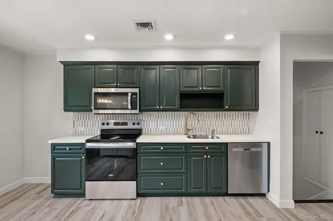 75 Melanie Lane Syosset NY 11791