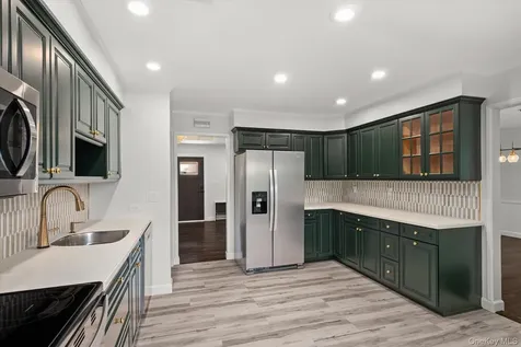 75 Melanie Lane Syosset NY 11791