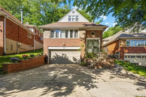 6907 Little Neck Parkway Glen Oaks NY 11004
