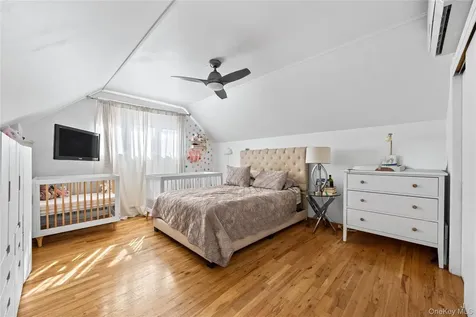 6907 Little Neck Parkway Glen Oaks NY 11004