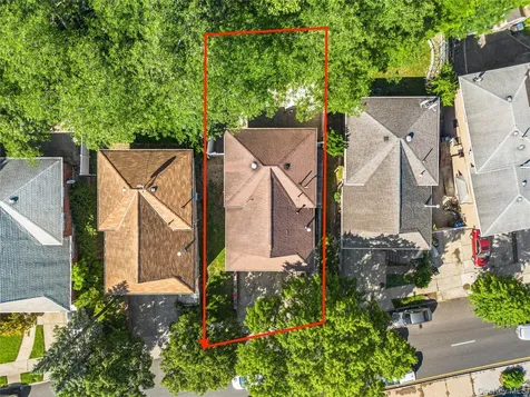 6907 Little Neck Parkway Glen Oaks NY 11004