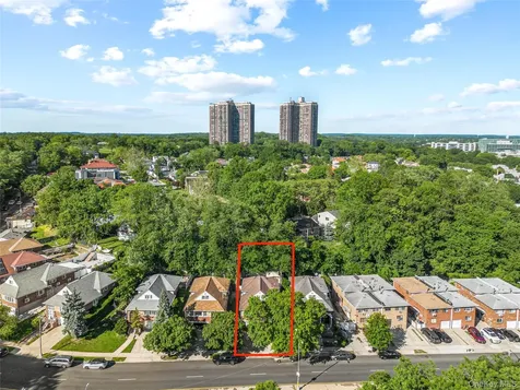 6907 Little Neck Parkway Glen Oaks NY 11004