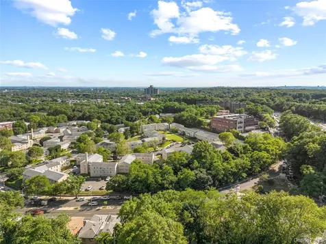6907 Little Neck Parkway Glen Oaks NY 11004