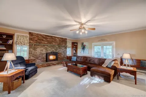 107 Moffat Road Washingtonville NY 10992