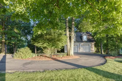 107 Moffat Road Washingtonville NY 10992