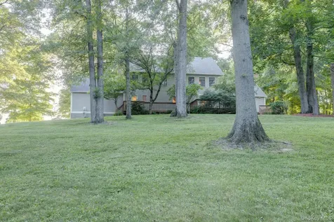 107 Moffat Road Washingtonville NY 10992