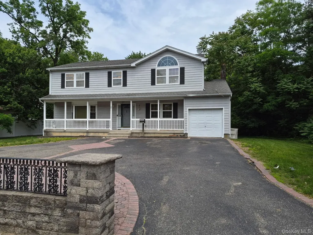 25 Mount Avenue Wyandanch NY 11798
