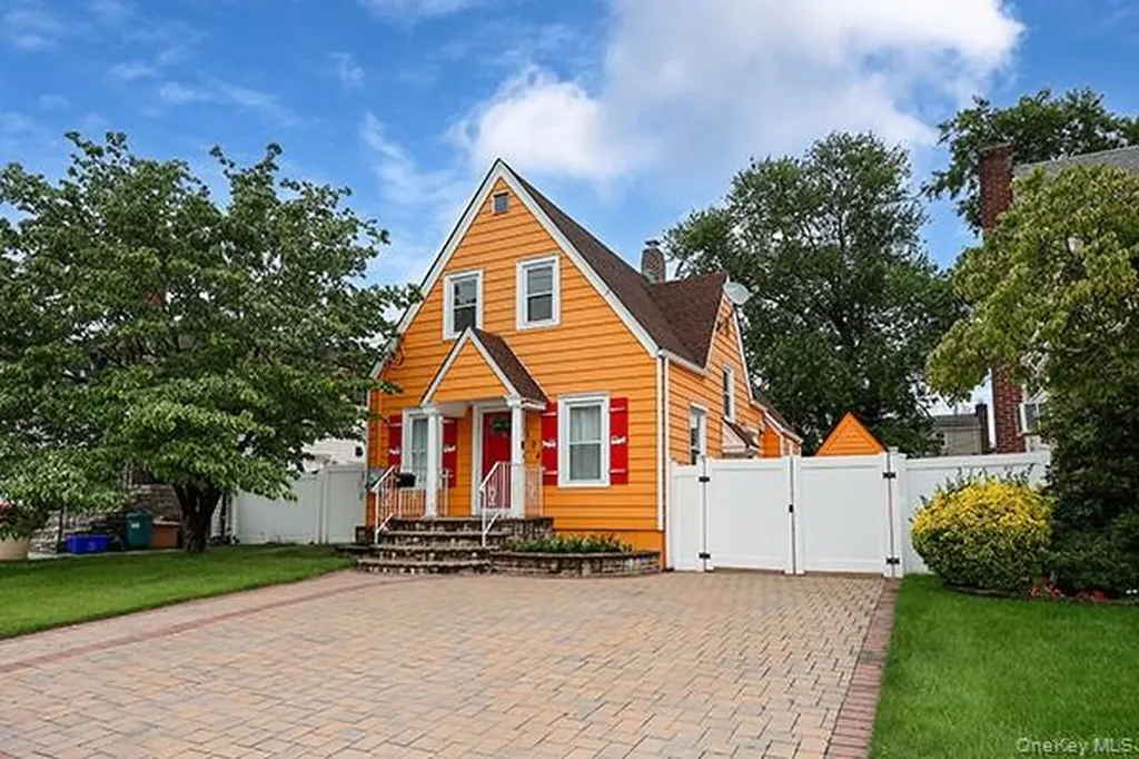 194 Holly Avenue Hempstead NY 11550