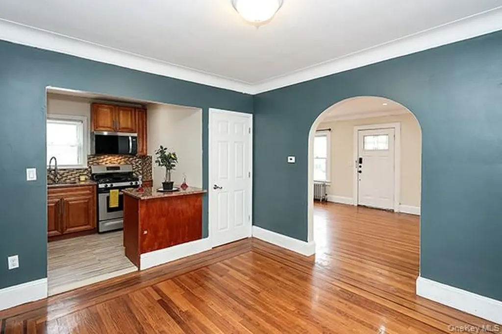 194 Holly Avenue Hempstead NY 11550