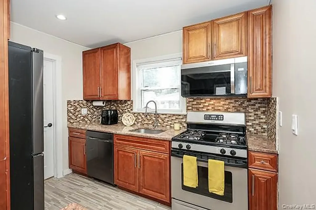 194 Holly Avenue Hempstead NY 11550