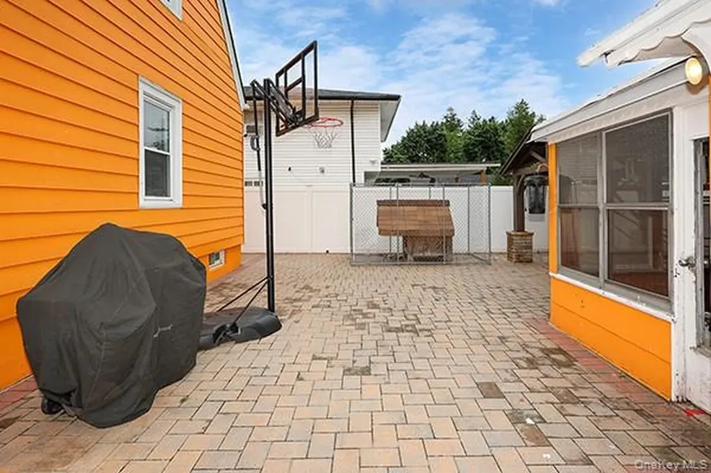 194 Holly Avenue Hempstead NY 11550