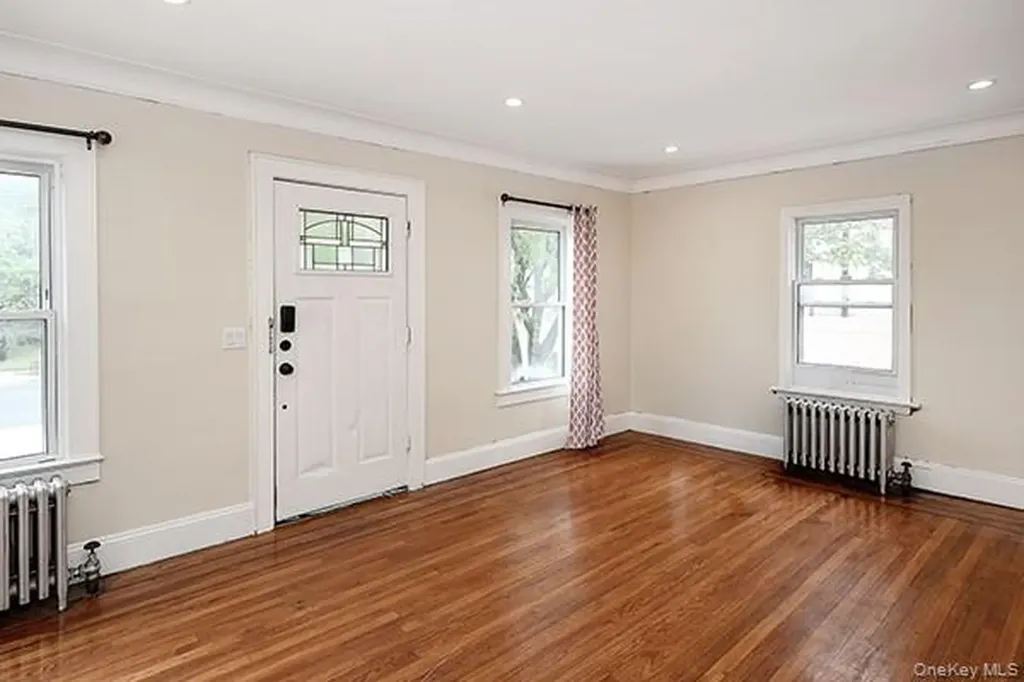 194 Holly Avenue Hempstead NY 11550