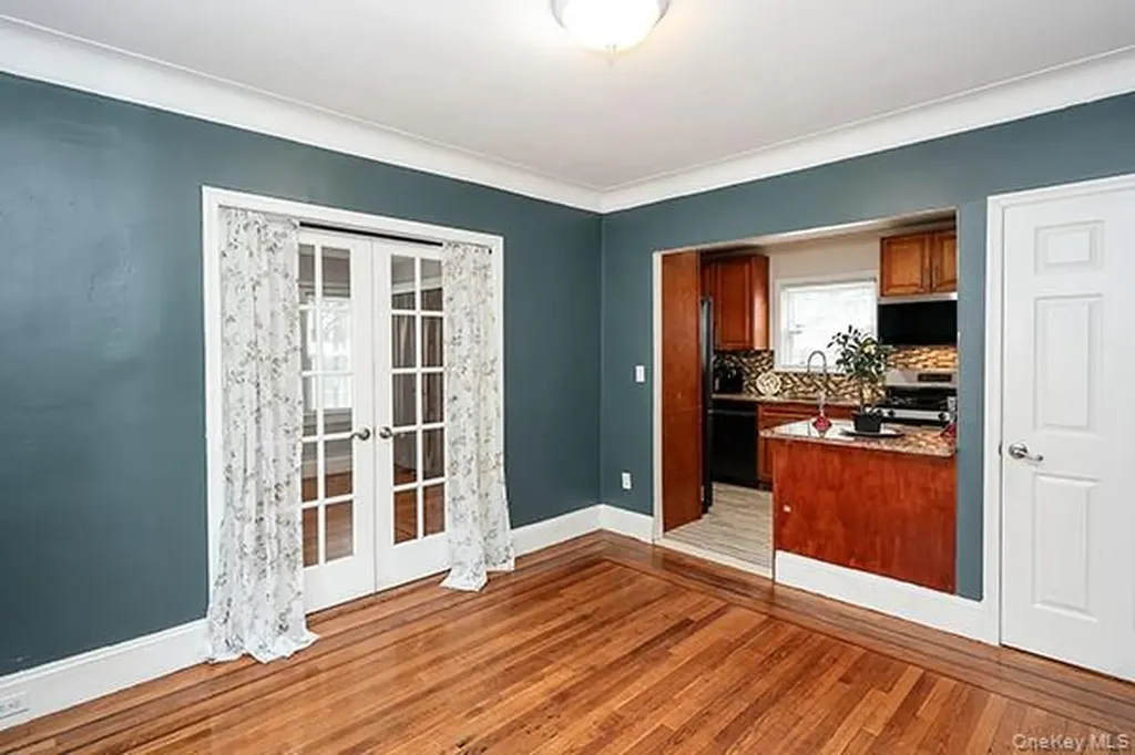 194 Holly Avenue Hempstead NY 11550