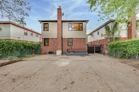 25827 147th Avenue Rosedale NY 11422