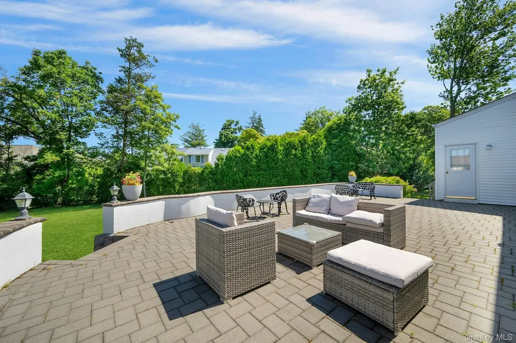 101 Windsor Oval New Rochelle NY 10805