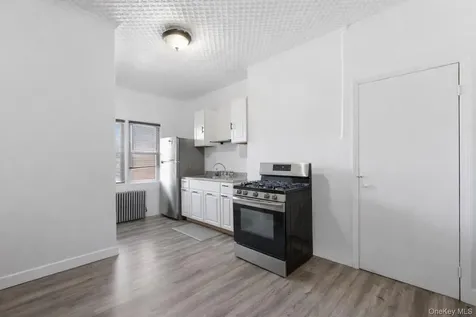 6089 54th Street Maspeth NY 11378