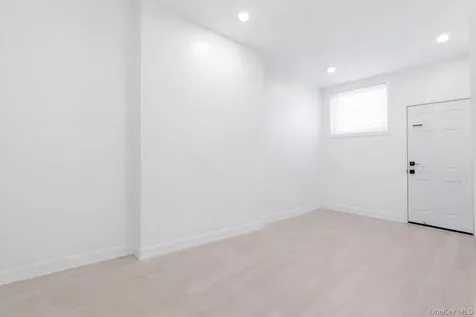 6089 54th Street Maspeth NY 11378