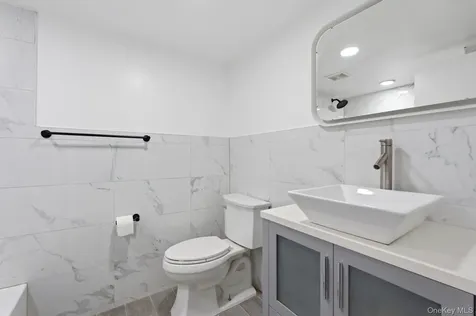 6089 54th Street Maspeth NY 11378