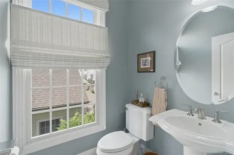 23 Mariners Walk Oyster Bay NY 11771