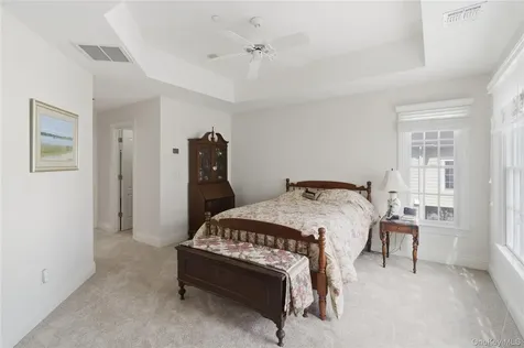 23 Mariners Walk Oyster Bay NY 11771