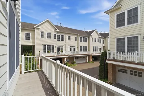 23 Mariners Walk Oyster Bay NY 11771