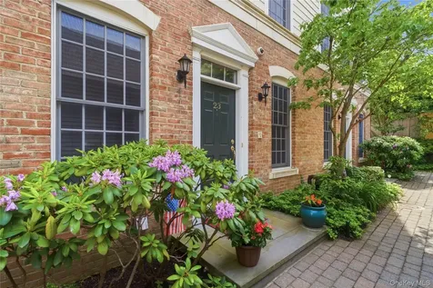 23 Mariners Walk Oyster Bay NY 11771