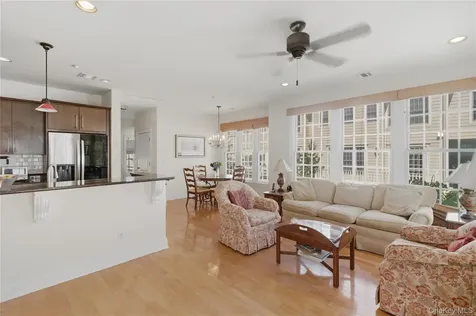 23 Mariners Walk Oyster Bay NY 11771