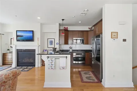 23 Mariners Walk Oyster Bay NY 11771