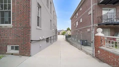 2424 Esplanade Avenue Bronx NY 10469