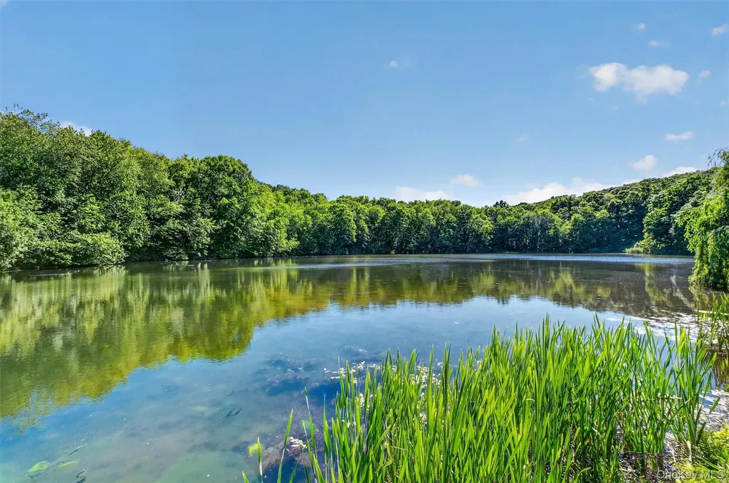 29-35 Bowen Court Holmes NY 10512