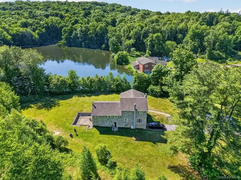 29-35 Bowen Court Holmes NY 10512