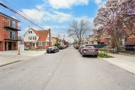 4658 161st Street Flushing NY 11358