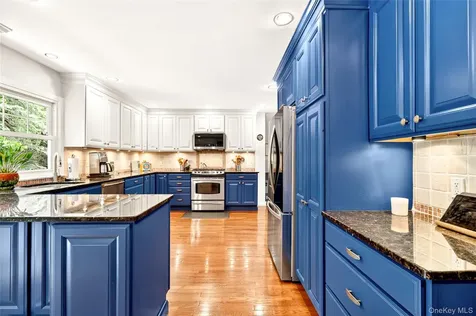 140 Saxon Drive Mamaroneck NY 10543