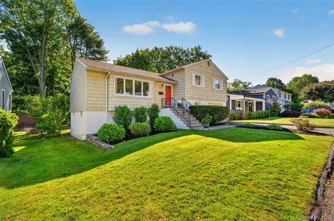 140 Saxon Drive Mamaroneck NY 10543