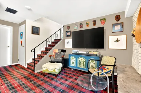 140 Saxon Drive Mamaroneck NY 10543