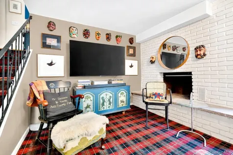140 Saxon Drive Mamaroneck NY 10543