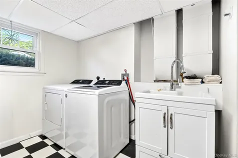 140 Saxon Drive Mamaroneck NY 10543