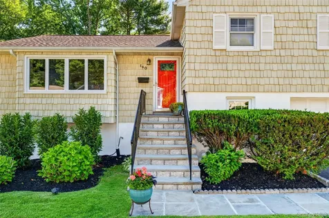 140 Saxon Drive Mamaroneck NY 10543