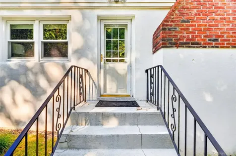 140 Saxon Drive Mamaroneck NY 10543