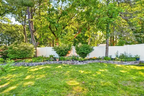 140 Saxon Drive Mamaroneck NY 10543