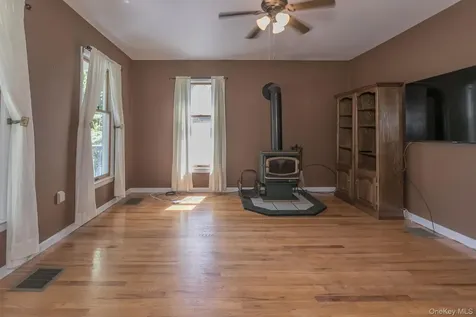 74 Highland Avenue Florida NY 10921