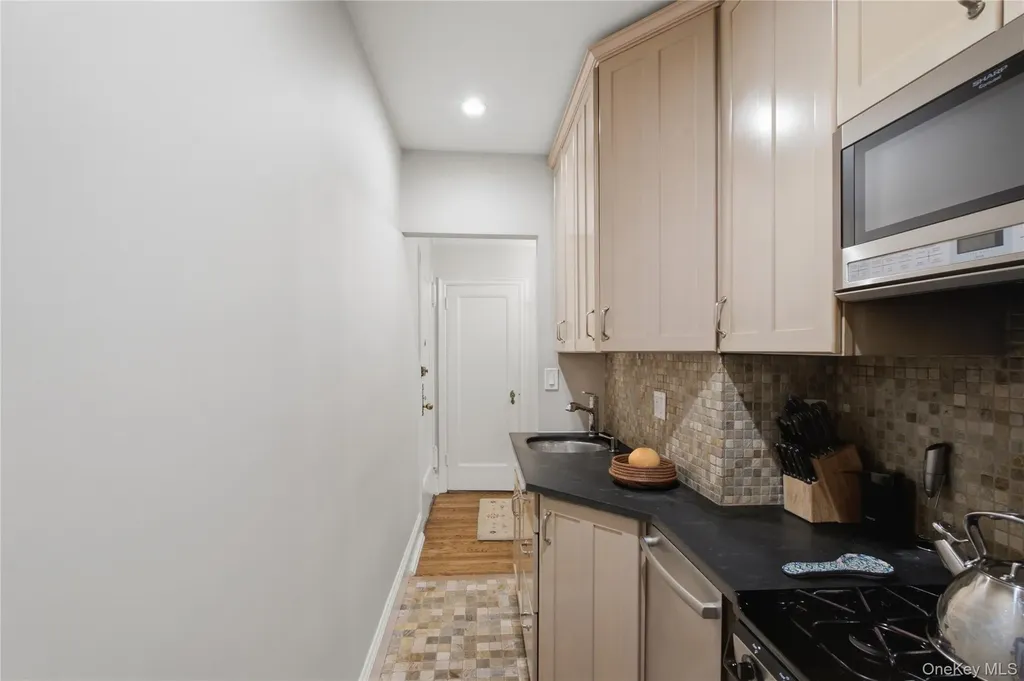 1273 North Avenue New Rochelle NY 10804