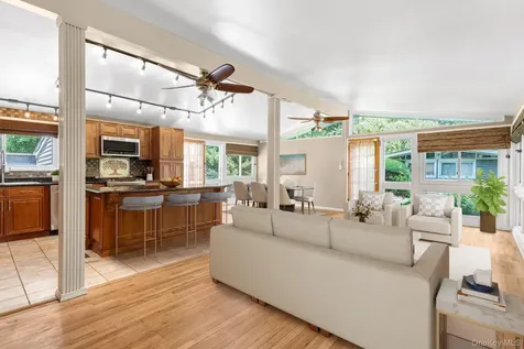 44 White House Road White Plains NY 10607