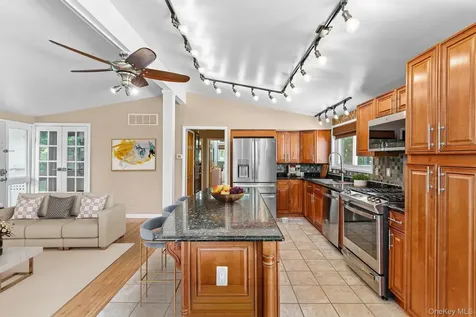 44 White House Road White Plains NY 10607