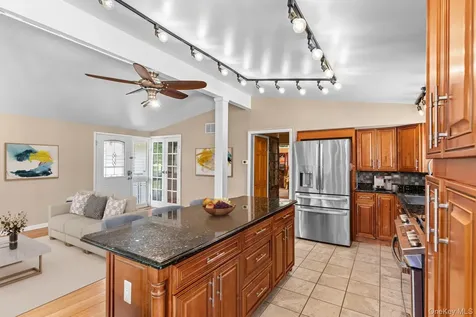 44 White House Road White Plains NY 10607