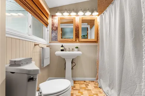 44 White House Road White Plains NY 10607