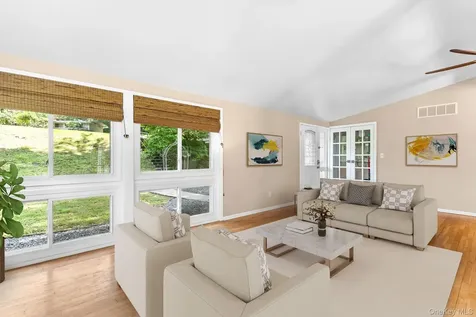 44 White House Road White Plains NY 10607