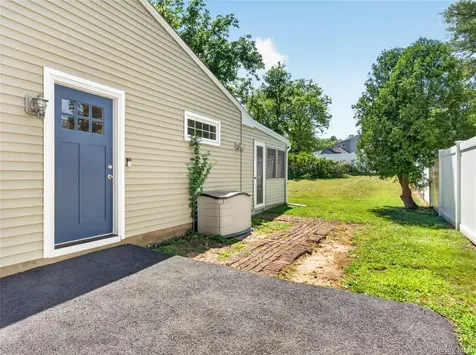 42 Chestnut Oval Orangeburg NY 10962